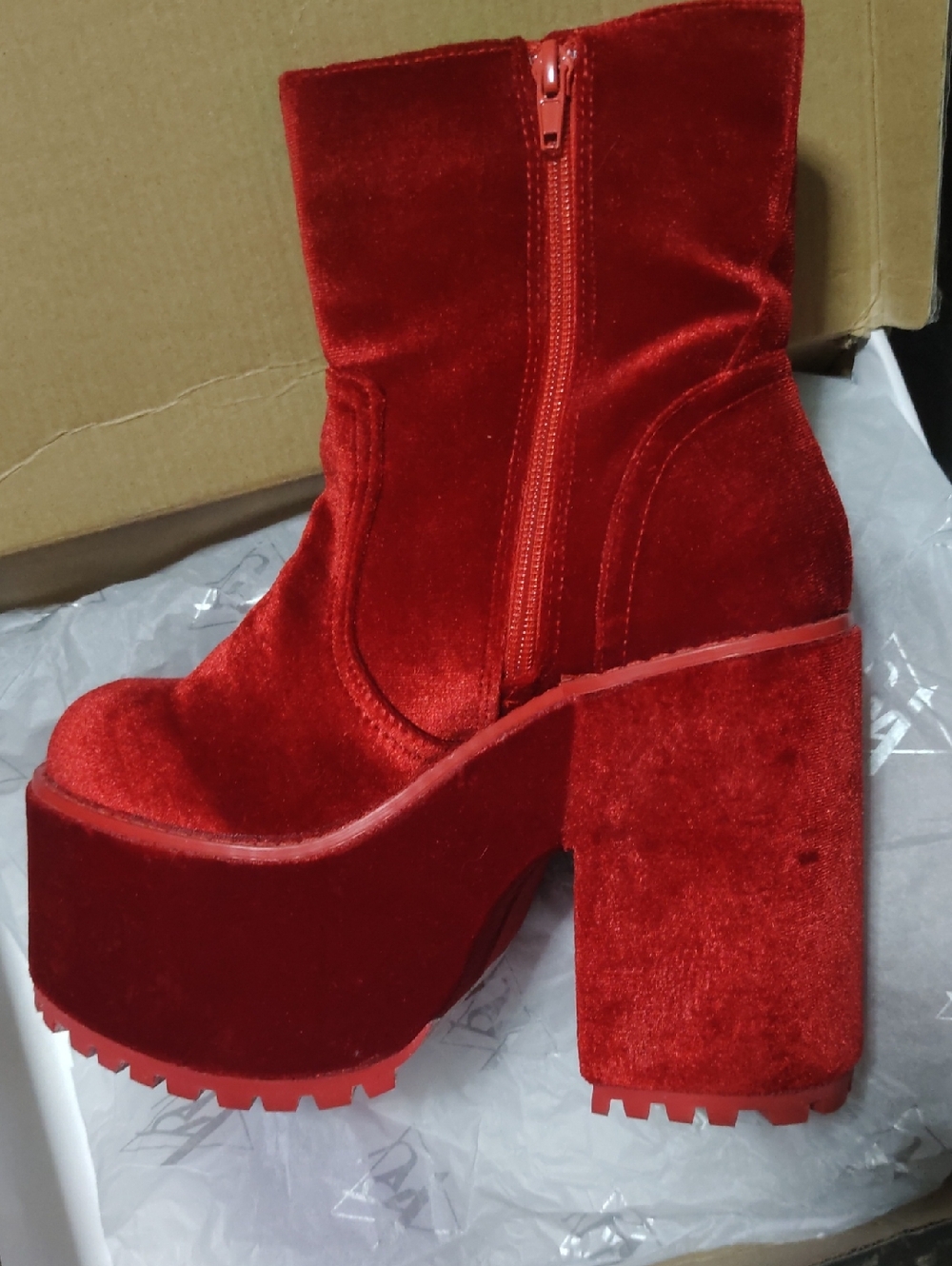YRU Red Velvet Chunky Platform Ankle Boots